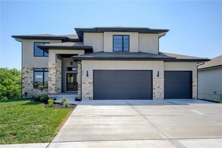 907 Reed Rd, Raymore, MO 64083