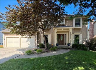 8233 N Flora Ave, Kansas City, MO 64118