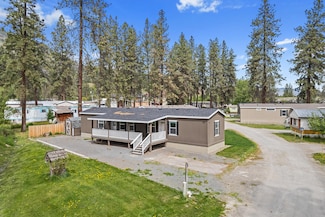 5 Columbia Dr, Kettle Falls, WA 99141