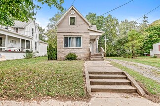208 Pottawattomi Dr, Elkhart, IN 46516