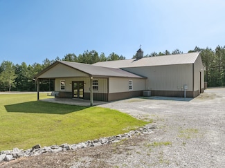 545 W 4th St, Parsons, TN 38363