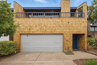 12 Sereno Cir, Oakland, CA 94619