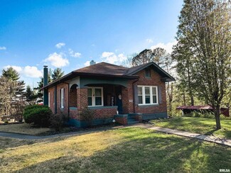 322 E Poplar St, Cobden, IL 62920