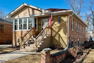 2226 S 14th Ave, Riverside, IL 60546