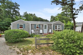 125 Shore Rd Unit 18, Truro, MA 2666