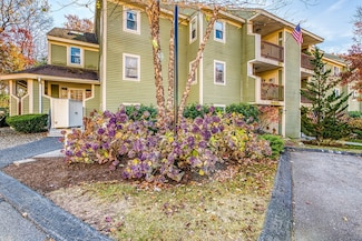 152 Heritage Dr, Whitinsville, MA 01588