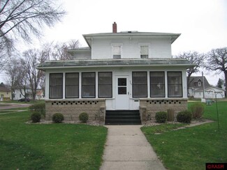 303 E 3rd St, Blue Earth, MN 56013