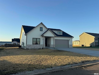 620 W North St, Mount Sterling, IL 62353