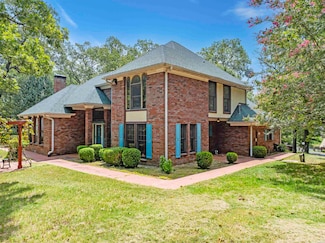 112 Shamrock Ln, Hot Springs National Park, AR 71913