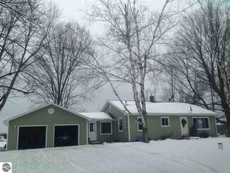 5776 S M 37, Harrietta, MI 49638
