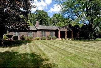 38W482 Foxwood Ln, Saint Charles, IL 60175