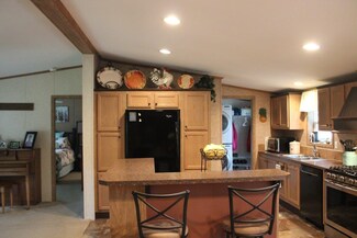33 Blueberry Rd, Center Ossipee, NH 03814