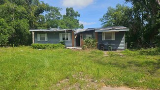 2216 Berkshire Dr, Tallahassee, FL 32304