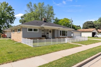 2015 E College Ave, Appleton, WI 54915