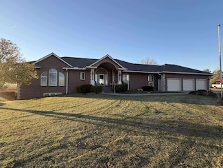 1004 Ruth St, Jetmore, KS 67854