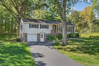 65 Hawxhurst Rd, Monroe, NY 10950