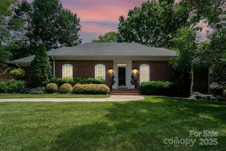 935 Trentle Ct, Charlotte, NC 28211