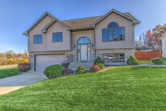 7505 Nicholas St, Schererville, IN 46375