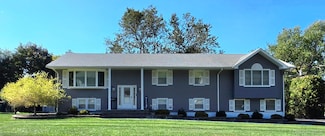 6 Hemlock Ln, Thiells, NY 10984