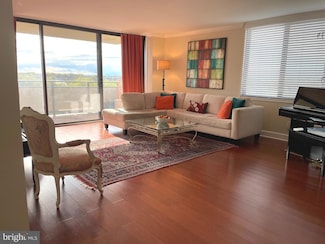 5225 Pooks Hill Rd, Bethesda, MD 20814