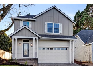 656 Gatch St, Woodburn, OR 97071