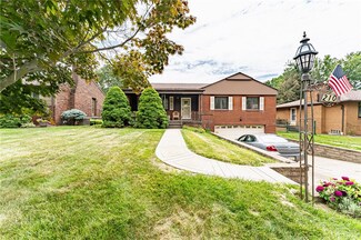 210 Thomas Dr, Pittsburgh, PA 15236