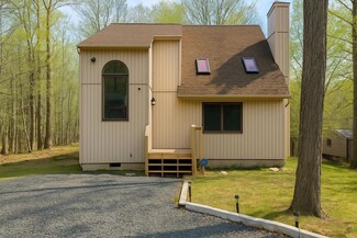 2103 Rosemont Dr, Tobyhanna, PA 18466