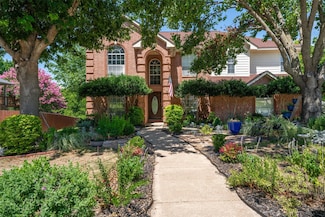 8805 Hidden Hill Dr, Fort Worth, TX 76179