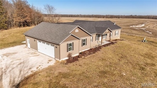 40264 Piddletown Ln, Perry, MO 63462