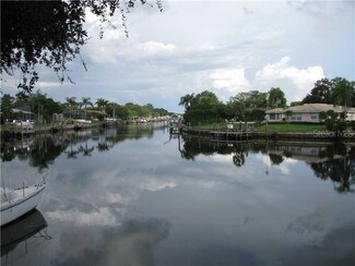 1665 Watermark Cir NE, Saint Petersburg, FL 33702