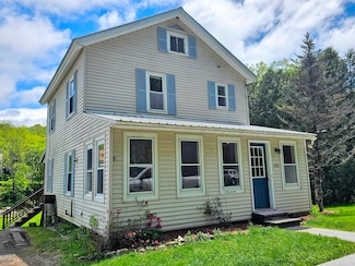 195 Tunnel St, Readsboro, VT 05350