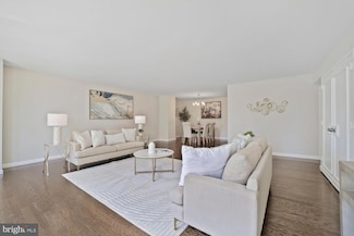 3800 Fairfax Dr Unit 212, Arlington, VA 22203