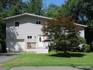 14 Richardson Rd, Hudson, MA 01749