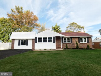 104 S Warwick Rd, Somerdale, NJ 08083