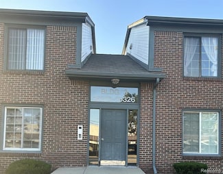 15322 Ashley Ct, Macomb, MI 48044