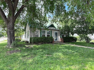 1021 5th St, Oswego, KS 67356