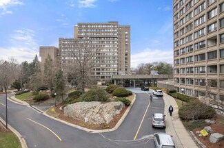 250 Hammond Pond Pkwy Unit 1207S, Chestnut Hill, MA 02467