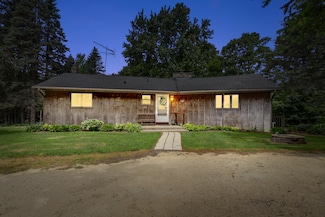 6372 Wildlife Rd, Allenton, WI 53002