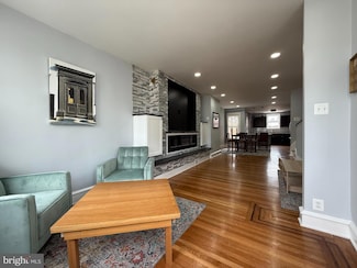 643 Jamestown Ave, Philadelphia, PA 19128