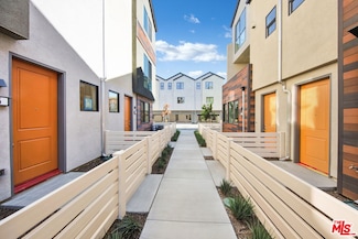 5868 Linden Ave Unit 2, Long Beach, CA 90805
