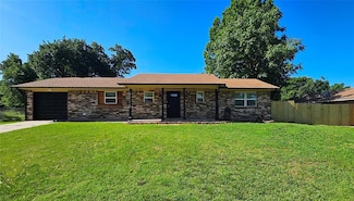 3008 E Noble Dr, Edmond, OK 73034