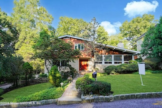 6 Kent St, Staten Island, NY 10306