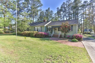 204 Maple Ave, Hamlet, NC 28345
