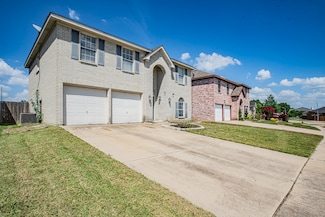 2812 N Hampton Dr, Grand Prairie, TX 75052