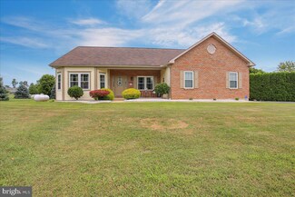 1 Highland Hills Dr, Fleetwood, PA 19522