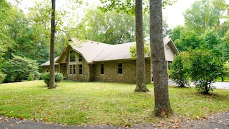 100 Rippetoe Woods Ln, Russell Springs, KY 42642