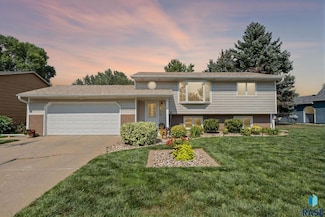 6004 W Bakker Park Dr, Sioux Falls, SD 57106