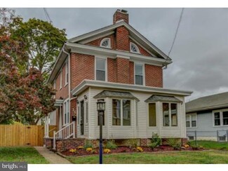 16 W Avon Rd, Brookhaven, PA 19015