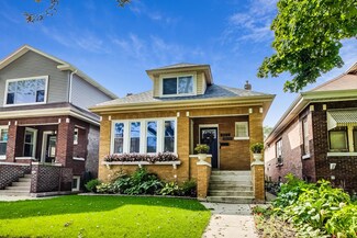 4716 N Kenton Ave, Chicago, IL 60630