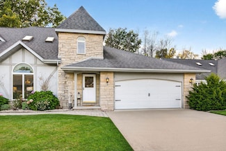 2615 N Millbrook Rd, Appleton, WI 54914